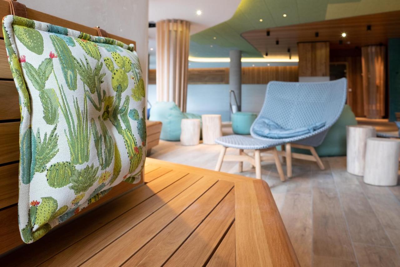 Das James Flensburg Zewnętrze zdjęcie The interior of the new spa at The Dorchester