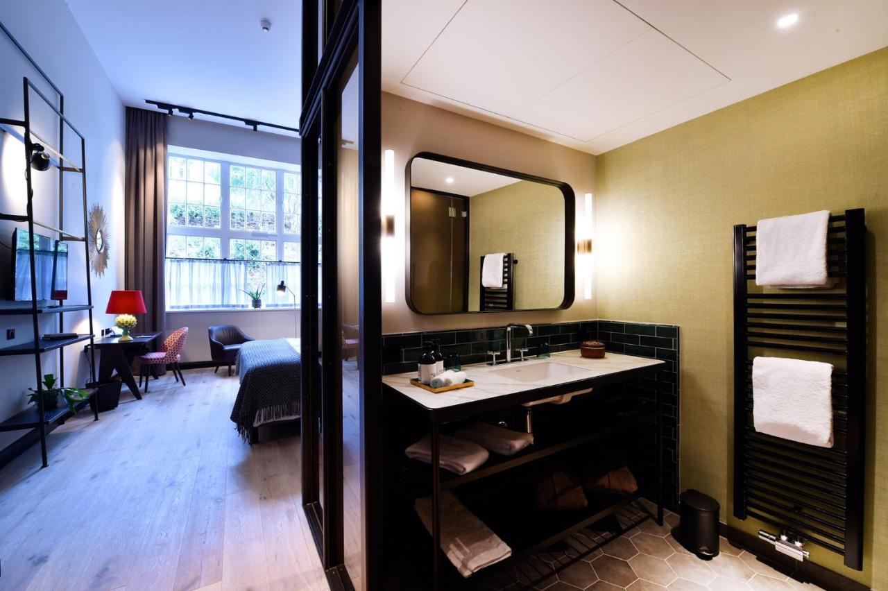Das James Flensburg Zewnętrze zdjęcie A bathroom at the hotel
