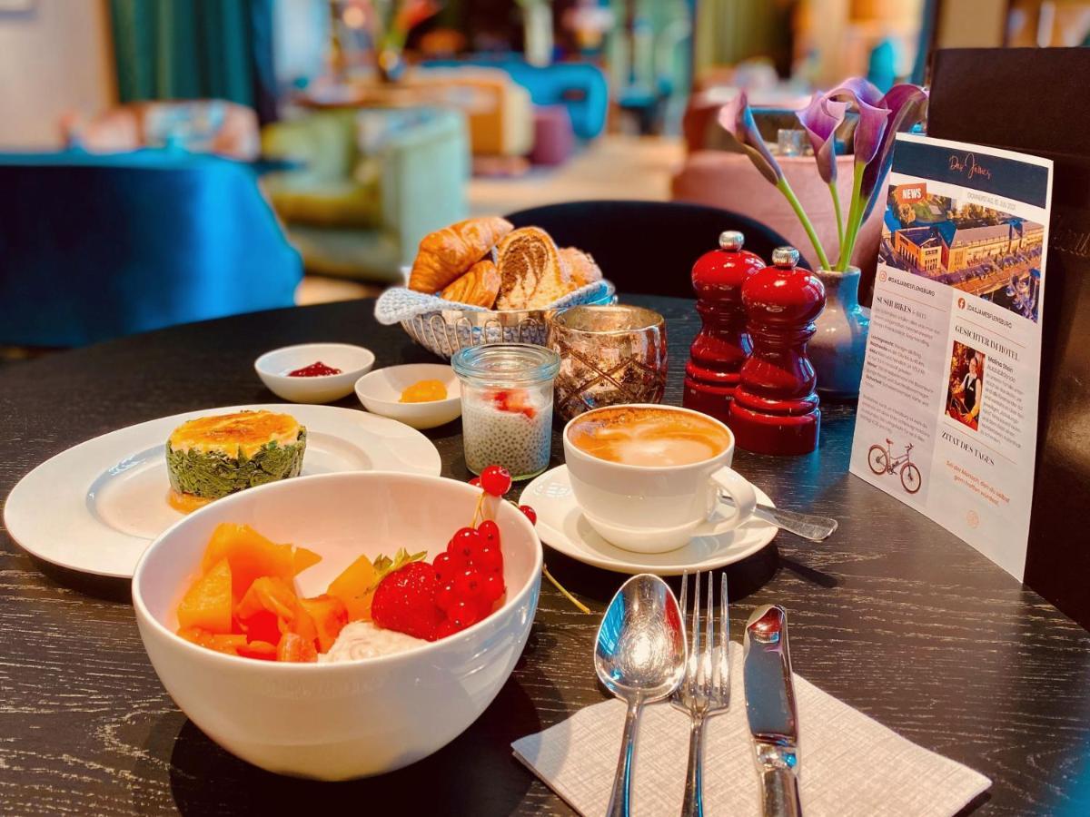 Das James Flensburg Zewnętrze zdjęcie Breakfast at the hotel